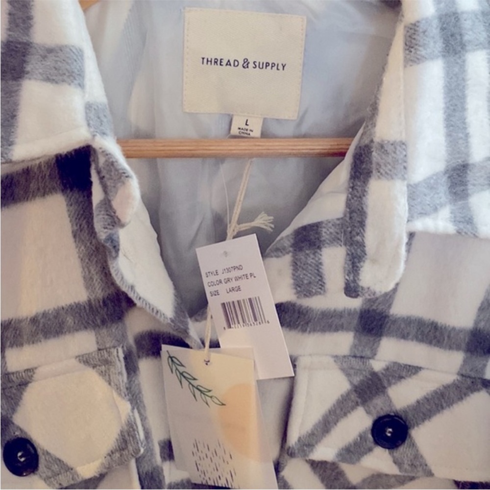 Lined Shacket w/Pockets Plaid Flannel Gray & White NWT by Thread & Supply - Picture 7 of 11